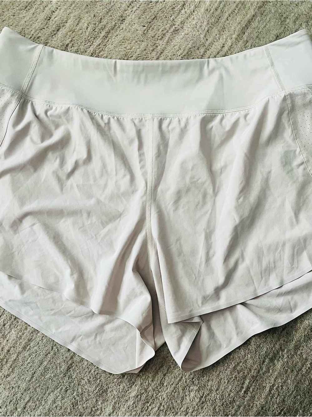 Athleta Run With It Short (Read Description)